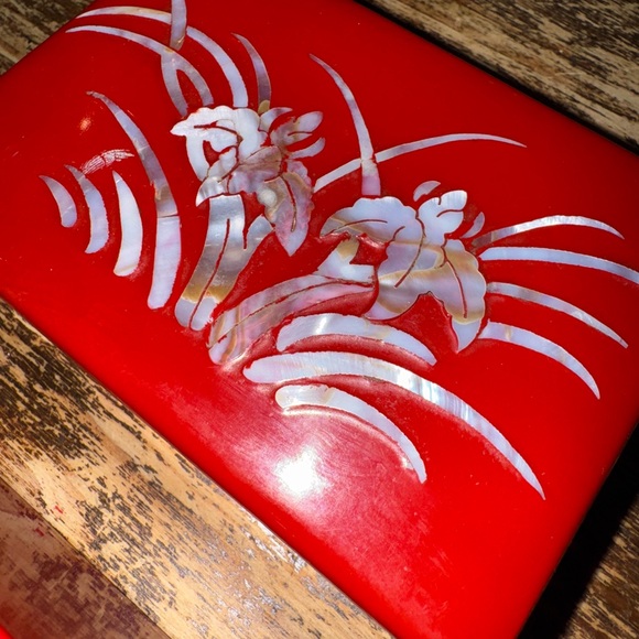 WW2 find: Red Lacquer Ware Boxes inlay of mother of pearl - Picture 4 of 8